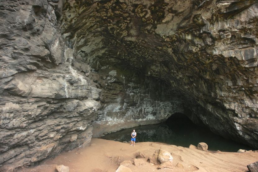 Robert at wet cave, Ke'e