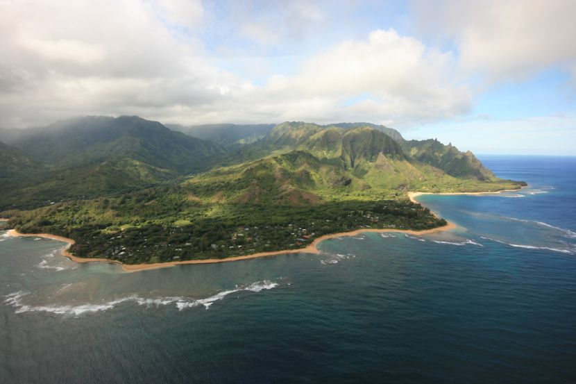 North shore beaches, Kauai: nope, still no rereef in sight