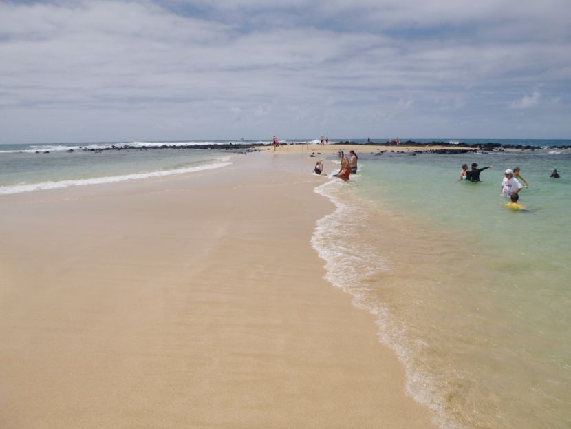 poipu beach (waves to the left, reef to the right)